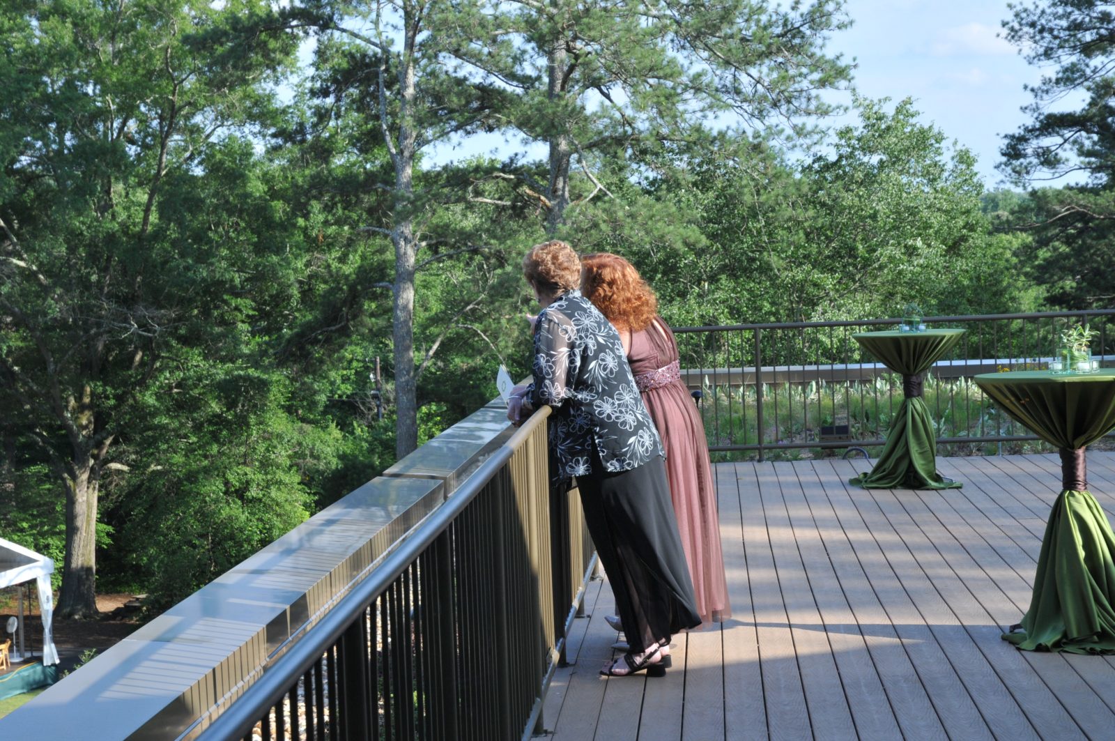 This venue offers spectacular views of the grounds and seasonal views of the Chattahoochee River. This is the ideal venue for cocktail receptions, bridal or baby showers, birthday or anniversary parties, and other private catered events.