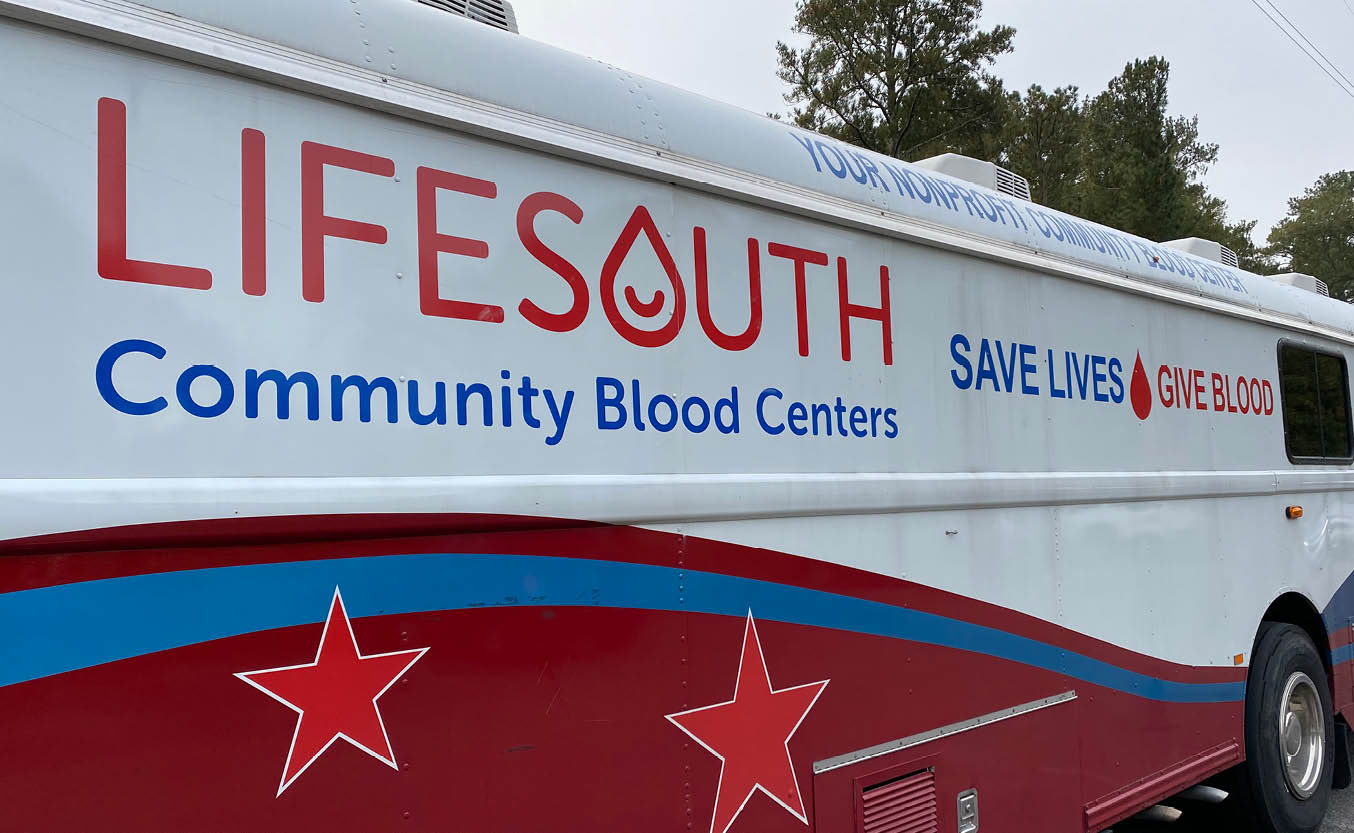 650 x 400 LifeSouth Blood Mobile